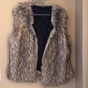 Faux fur light vest
